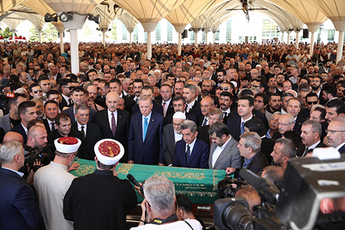 11. Cumhurbaşkanı Abdullah Gül, Recai Kutan'ın Cenaze Törenine Katıldı
